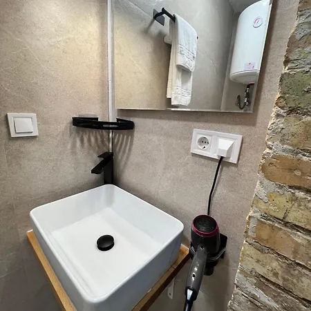 Alifornia (adults Only) 3*